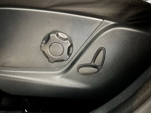 Used 2020 Ford EcoSport SE w/ SE Convenience Package image 16