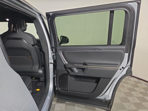 Used 2024 Rivian R1S Adventure AWD/4WD image 19