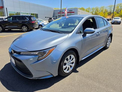 Used 2023 Toyota Corolla LE w/ Carpet Mat Package (TMS) FWD image 3