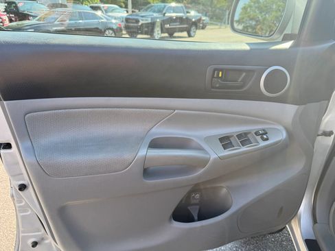 Used 2011 Toyota Tacoma 4x4 Double Cab w/ TRD Sport Pkg image 12