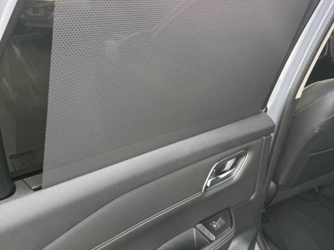 Used 2025 Nissan Rogue Platinum w/ Platinum Premium Package image 17