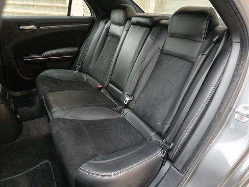 Used 2012 Chrysler 300 SRT8 w/ 19-Premium Speaker Group image 83