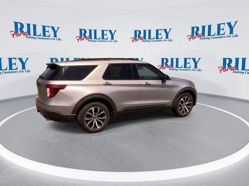 Used 2023 Ford Explorer ST-Line w/ Class IV Trailer Tow Package AWD/4WD image 9