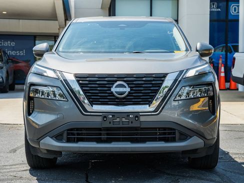 Used 2022 Nissan Rogue SV AWD/4WD image 2