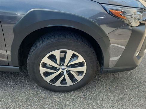 Used 2025 Subaru Outback Premium AWD/4WD image 2