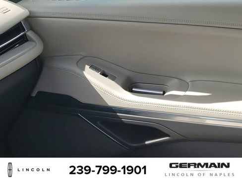 New 2025 Lincoln Navigator Reserve image 28