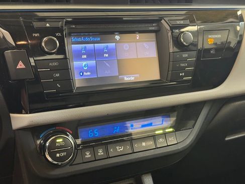 Used 2014 Toyota Corolla LE image 33