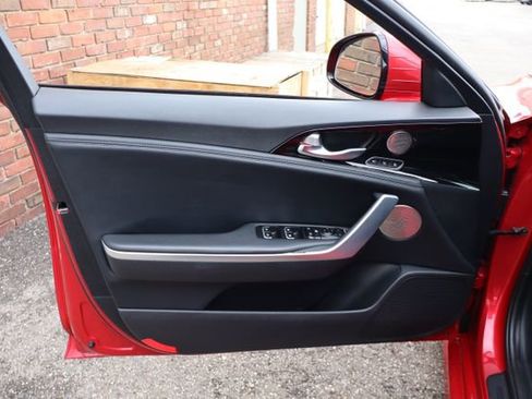 Used 2019 Kia Stinger Premium AWD/4WD image 7