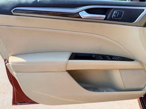 Used 2014 Ford Fusion SE w/ Equipment Group 202A FWD image 16