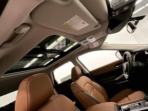 New 2025 Nissan Pathfinder Platinum image 35