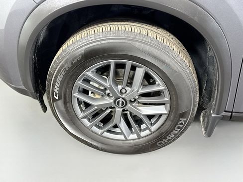 Used 2023 Nissan Rogue S image 38