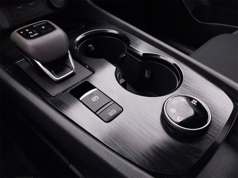 Used 2025 Nissan Rogue S image 19