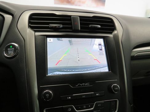 Used 2019 Ford Fusion SE image 21