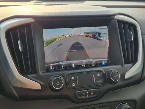 Used 2022 GMC Terrain SLT w/ Infotainment Package II AWD/4WD image 14
