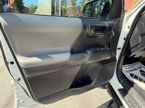 Used 2019 Toyota Tacoma SR w/ SR Convenience Package image 16