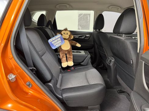Used 2017 Nissan Rogue SV FWD image 28
