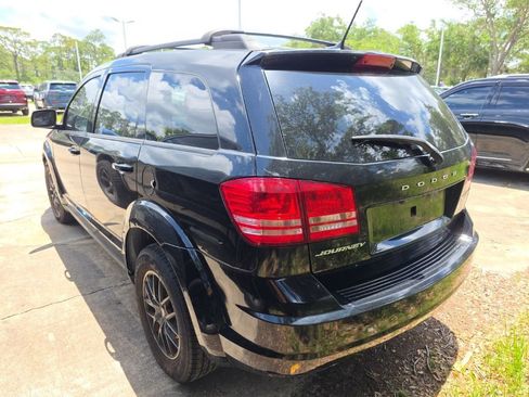 Used 2018 Dodge Journey SE FWD image 3