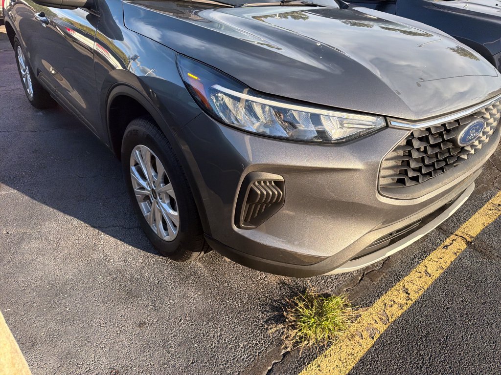 Used 2025 Ford Escape Active AWD/4WD image 43