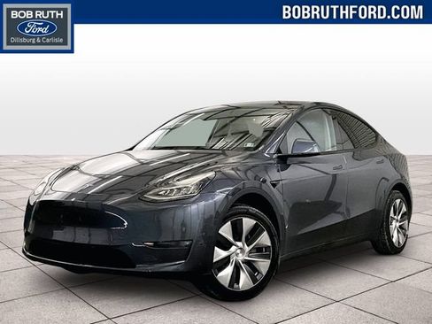Used 2022 Tesla Model Y Long Range AWD/4WD image 1
