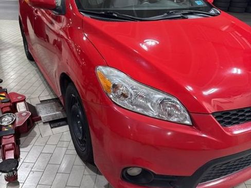 Used 2011 Toyota Matrix image 4