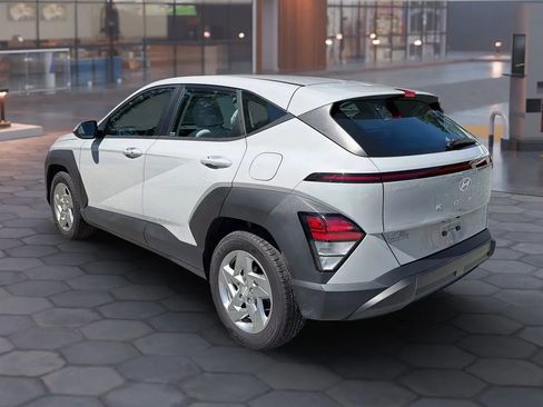 Used 2024 Hyundai Kona SE FWD image 7