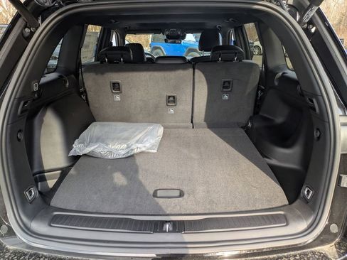 New 2026 Jeep Grand Cherokee Altitude image 29