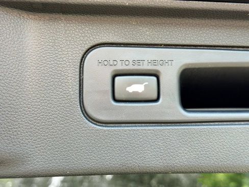 Used 2025 Honda Pilot Touring image 35