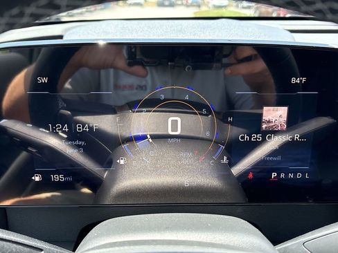 New 2025 Chevrolet Traverse LT FWD image 13