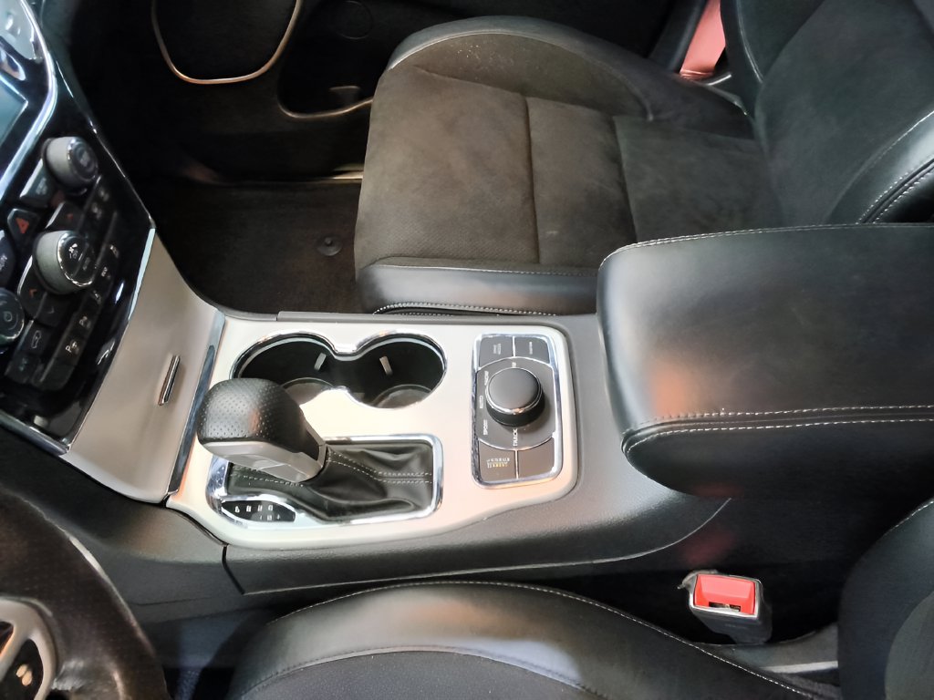 Used 2021 Jeep Grand Cherokee SRT AWD/4WD image 16