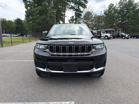Used 2023 Jeep Grand Cherokee L Laredo w/ Luxury Tech Group I AWD/4WD image 3