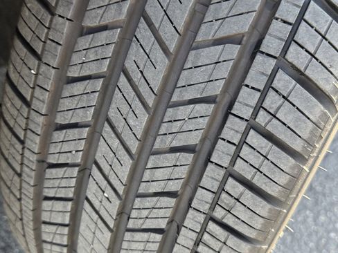 Used 2025 Volkswagen Taos SE image 26