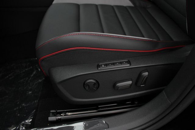 New 2026 Volkswagen GTI SE FWD image 4