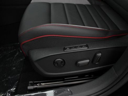 New 2026 Volkswagen GTI SE FWD image 4