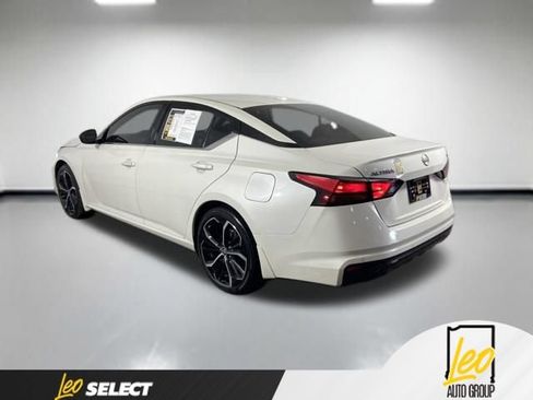 Used 2024 Nissan Altima 2.5 SR w/ SR Premium Package FWD image 4