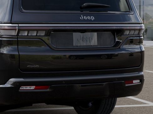 New 2026 Jeep Grand Wagoneer 4WD w/ Premium Group I image 13