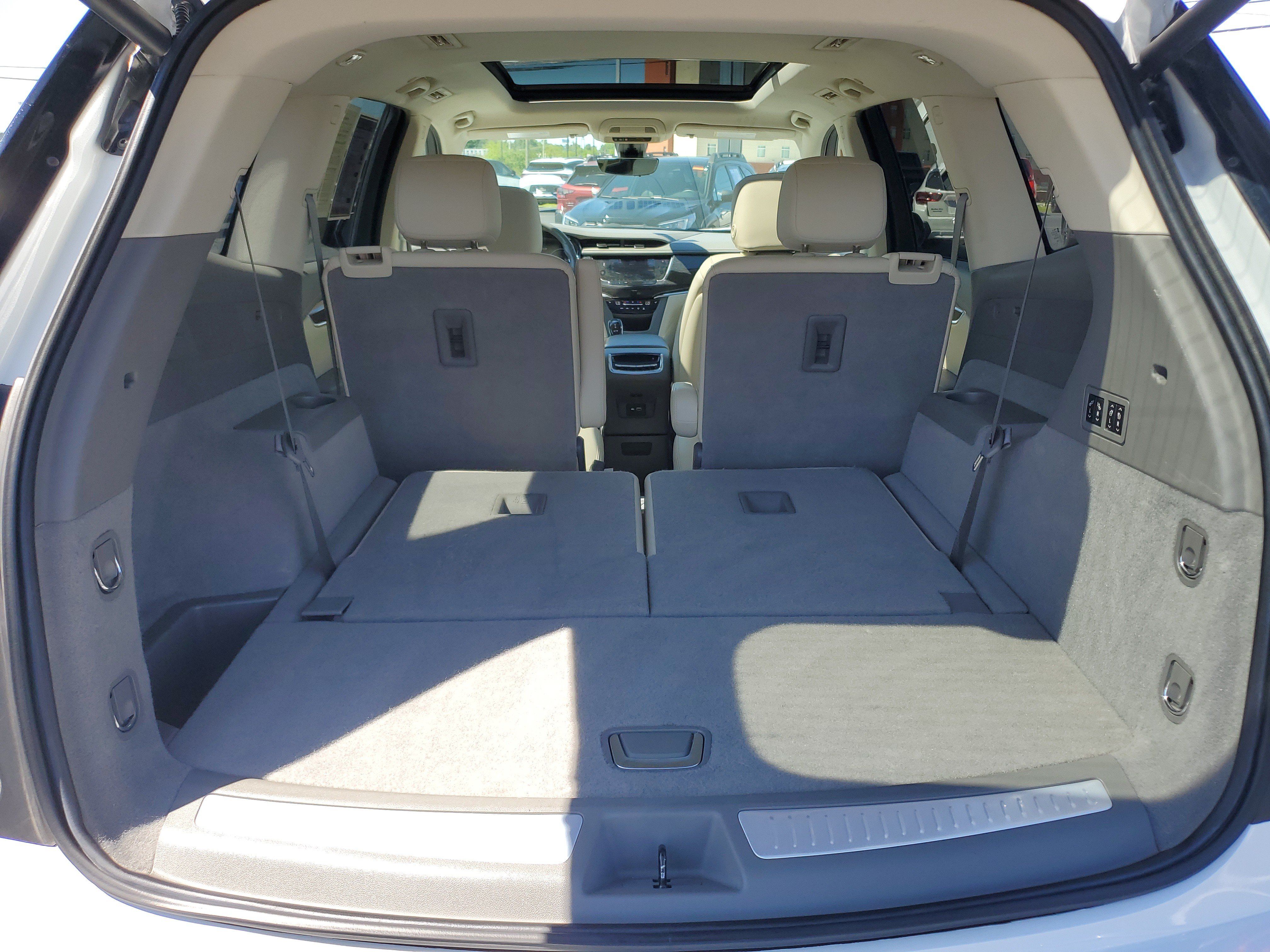Used 2021 Cadillac XT6 Premium Luxury FWD image 7