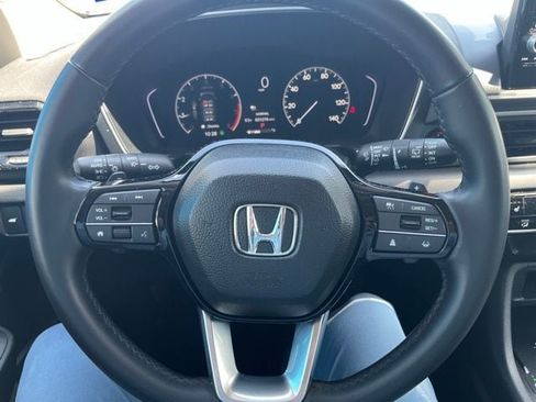 Used 2023 Honda Pilot Touring image 15