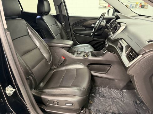 Used 2024 GMC Terrain SLT image 22