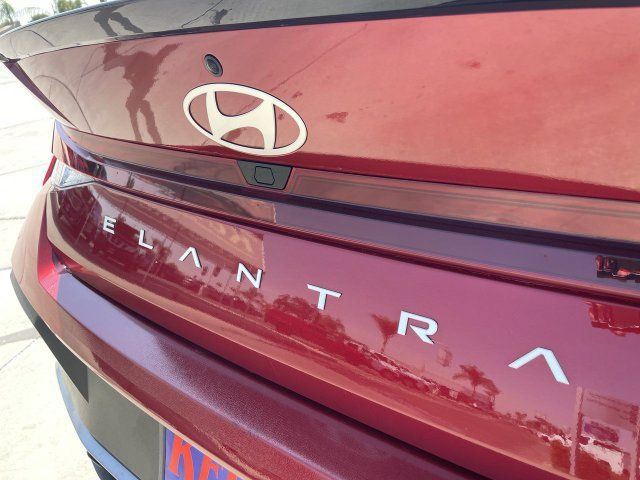 Used 2025 Hyundai Elantra Sport FWD image 30