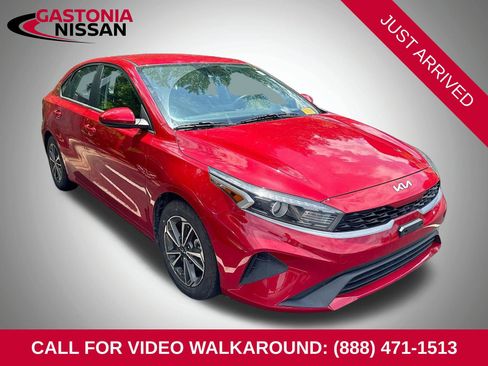 Used 2022 Kia Forte LXS FWD image 1