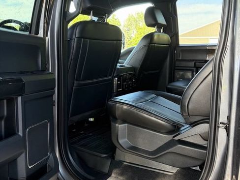 Used 2022 Ford F550 4x4 Crew Cab Super Duty image 11