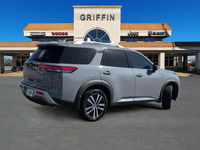 Used 2024 Nissan Pathfinder Platinum w/ Cargo Package FWD image 4