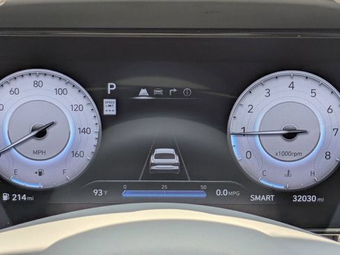 Used 2025 Hyundai Elantra SEL FWD image 16