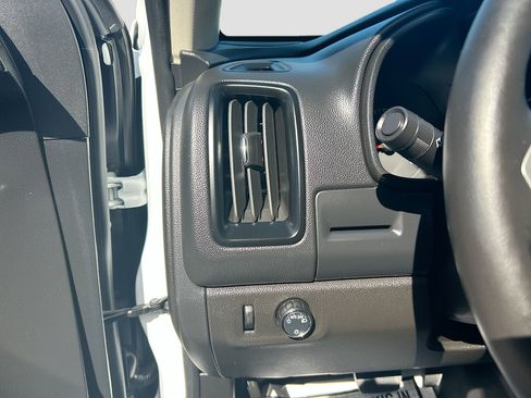 Used 2022 Chevrolet Colorado LT w/ Fleet Safety Package image 10