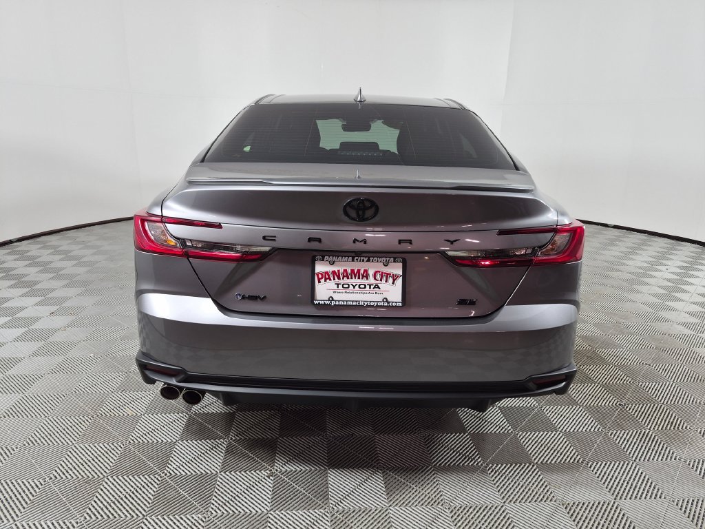 Used 2025 Toyota Camry SE w/ Convenience Package FWD image 4