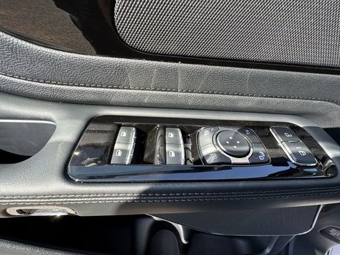 New 2026 Lincoln Aviator AWD image 13