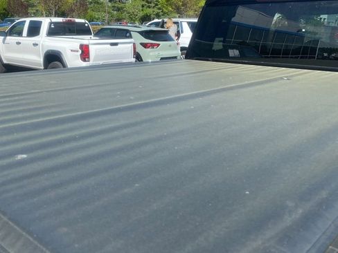 Used 2022 Chevrolet Silverado 2500 LT w/ Convenience Package image 22