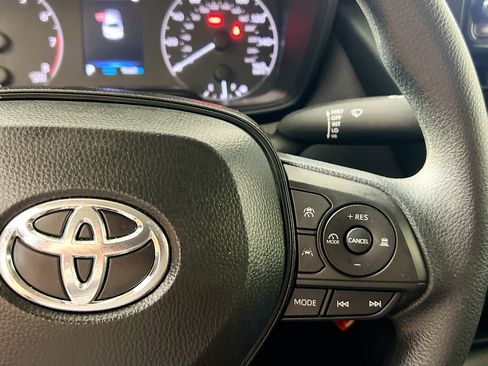 Used 2025 Toyota Corolla LE FWD image 19