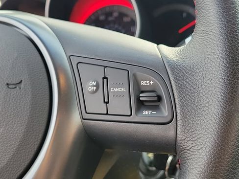 Used 2010 Kia Forte Koup SX w/ Leather Pkg FWD image 20