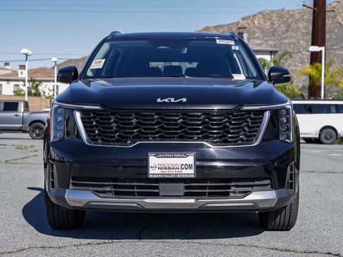 Used 2024 Kia Sorento S image 9